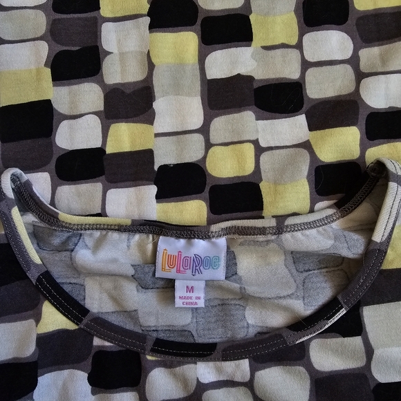 LulaRoe Classic T Red Top Tunic Womens Medium - Picture 2 of 2